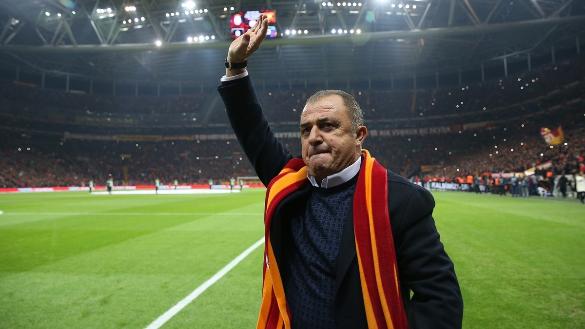 Încă un român ar putea ajunge la Galatasaray! „Îl cumpărăm acum și vom face profit!” Pe cine a pus ochii Fatih Terim