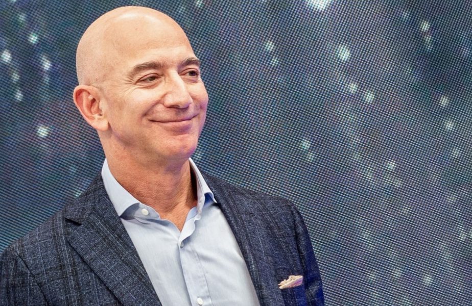 Jeff Bezos a câștigat 24 de miliarde de dolari pe timpul pandemiei și vrea să investească o sumă uriașă în Premier League