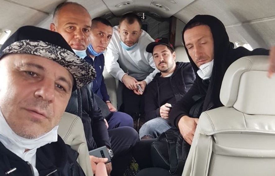 Selfie în avionul care duce în carantina din Turcia. Șumudică și Maxim, mesaj clar din partea clubului