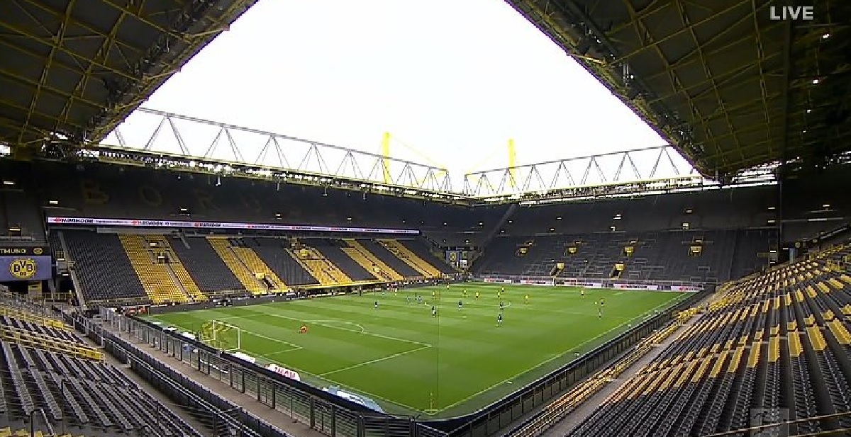 Imaginea tristă de după pandemie! Cum se joacă Dortmund-Schalke pe Signal Iduna Park