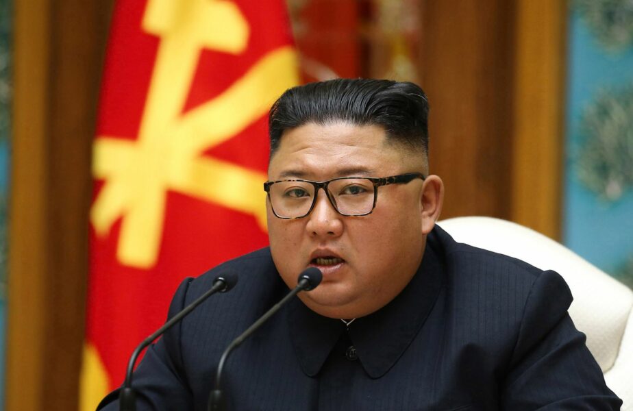 CUTREMUR! Dictatorul nord coreean Kim Jon Un ar fi ”în stare vegetativă” după ce a acuzat dureri în piept