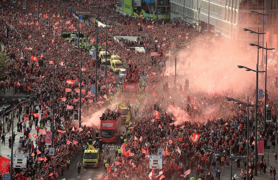 Primarul din Liverpool și-a atras un val de antipatie. "Să nu se reia campionatul! Fanii ar sărbători lângă Anfield"