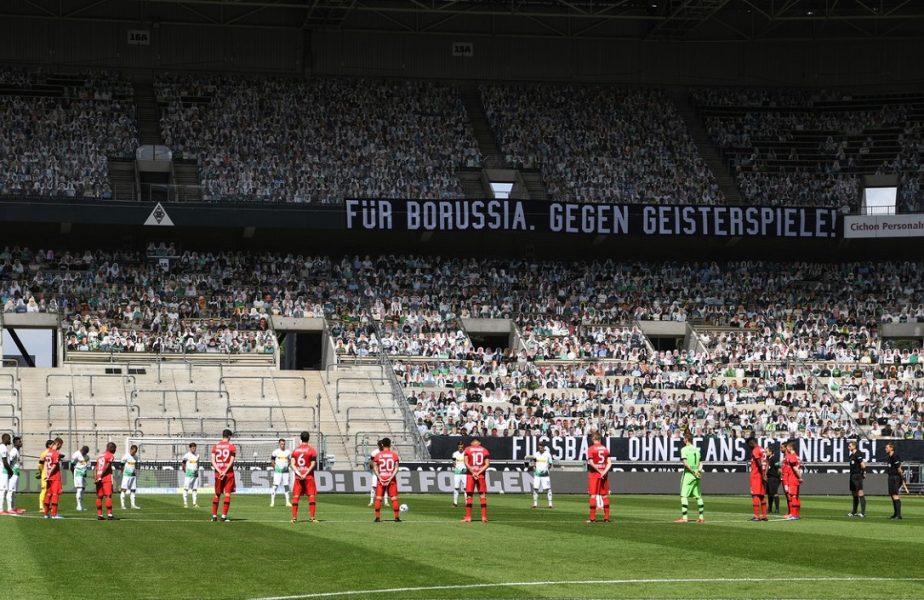 GALERIE FOTO | Cadre superbe in Bundesliga. Gladbach are 13.000 de "fani" la derby-ul cu Bayer Leverkusen