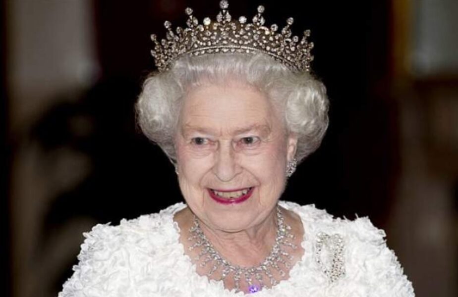 Dezvăluire fabuloasă! Regina Elisabeta a II-a s-a ascuns în tufişuri când l-a văzut pe Nicolae Ceauşescu