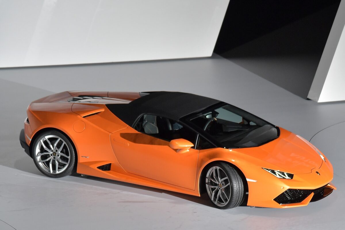 Milionarul care și-a făcut praf mașina! Conducea un Lamborghini în valoare de 224.000 de euro. Care este starea lui