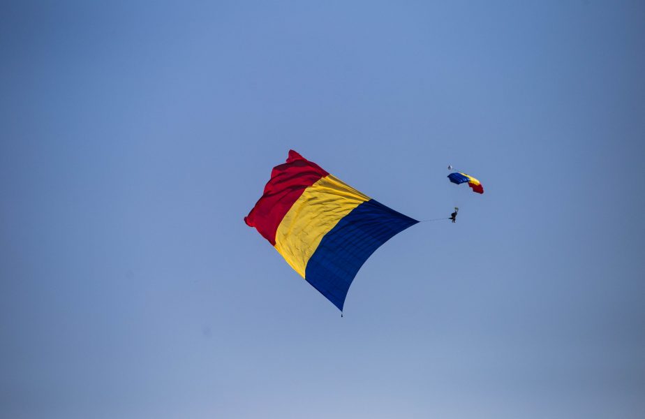 Fabulos! Un român a făcut un zbor cu parapanta într-un timp record. Povestea lui o aflați la știrile AntenaSport, de la 19:55!