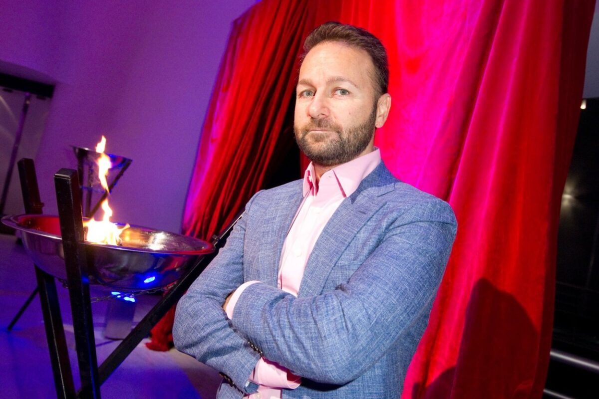 FABULOS! Interviu exclusiv cu regele pokerului! Românul Daniel Negreanu îl desfiinţează pe Donald Trump