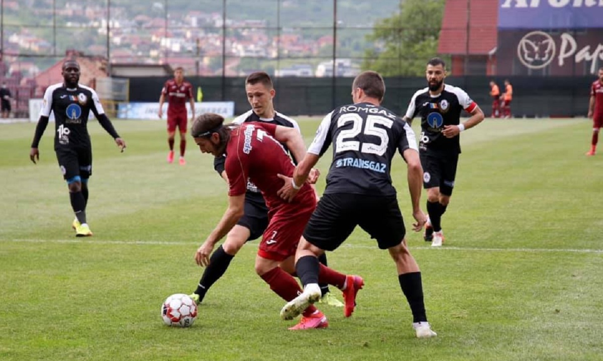 CFR Cluj a băgat frica în FCSB. Dan Petrescu a umilit o echipă din play-off! Campionii, pregătiţi pentru reluarea Ligii 1