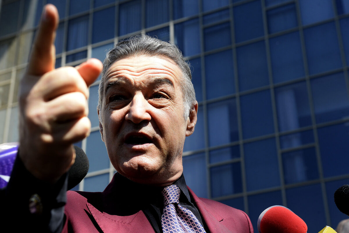 Aroganţă supremă a lui Gigi Becali! S-a dus cu avionul la tribunal. Izbucnire nervoasă a patronului FCSB: "Eu pușcărie în România nu mai fac"