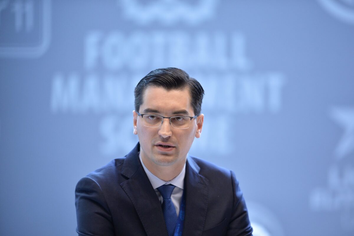 Răzvan Burleanu, într-o conferință de presă la Casa Fotbalului