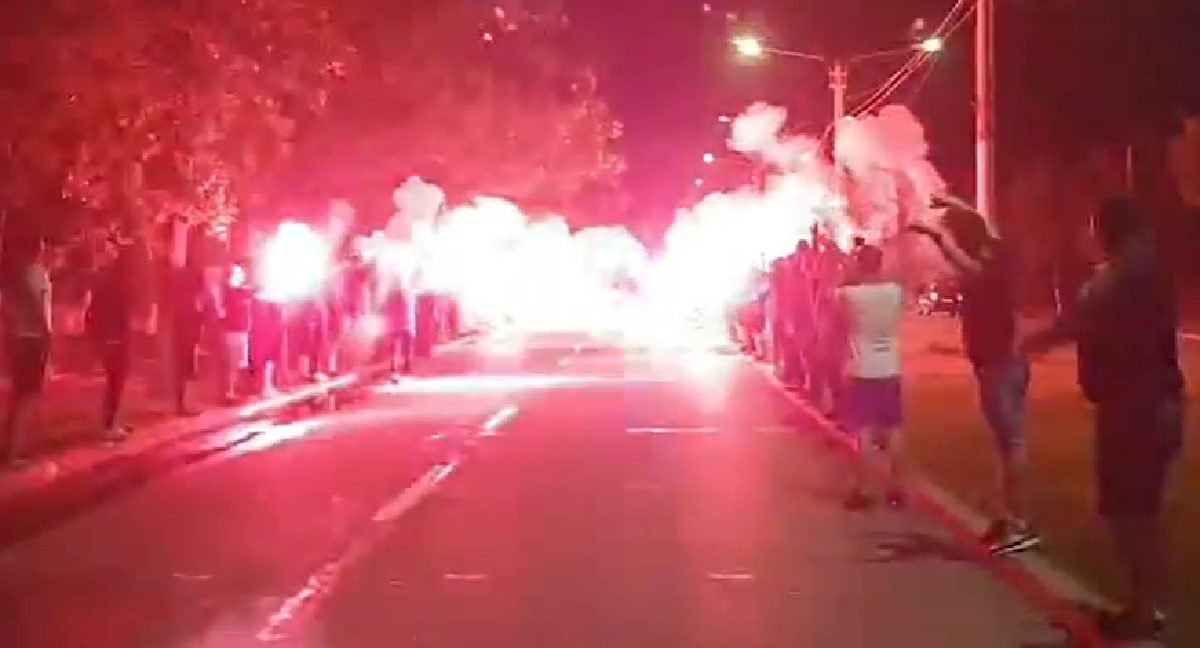 VIDEO | Atmosferă incendiară la Craiova! Cum au fost așteptați jucătorii lui Bergodi, după victoria cu Botoșani