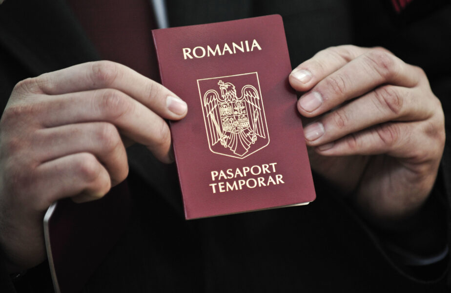 Avertismentul MAI pentru românii care vor să plece în străinătate şi au documentele de identitate expirate