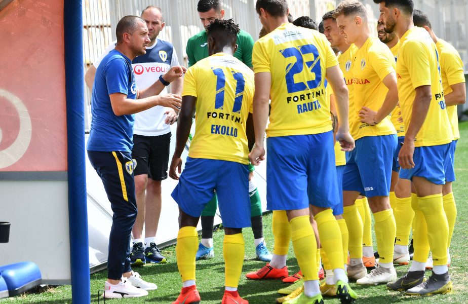 UTA – Petrolul a fost amânat! Şase persoane din clubul prahovean, infectate cu coronavirus! FRF a anunţat că şi un arbitru are Covid-19