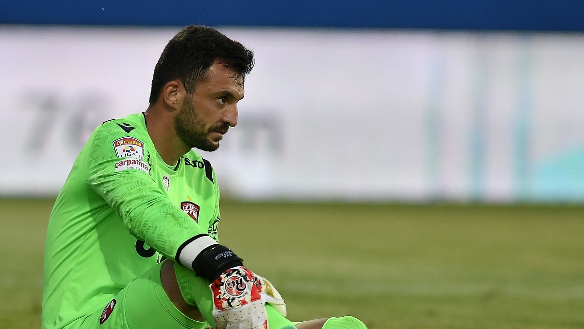 Blestemul lui Straton! Reuşeşte goalkeeper-ul lui Dinamo să evite retrogradarea?