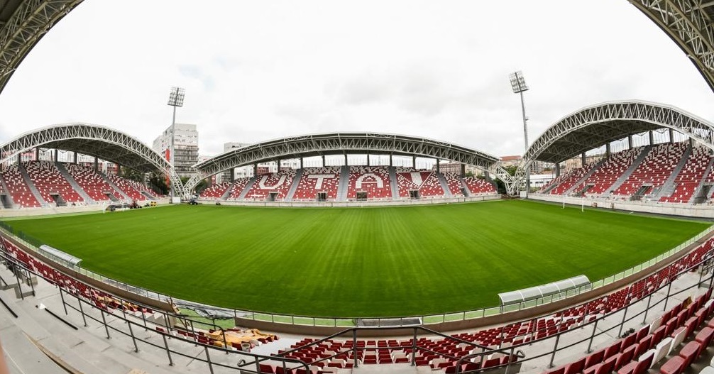 GALERIE FOTO | Stadionul UTA arată impecabil! Ultimele imagini cu arena din Arad