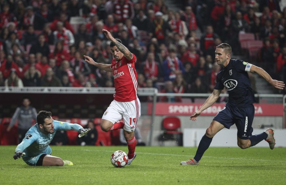 Scene uluitoare în Portugalia! Un jucător din prima ligă a fost luat direct de la meci şi băgat în carantină