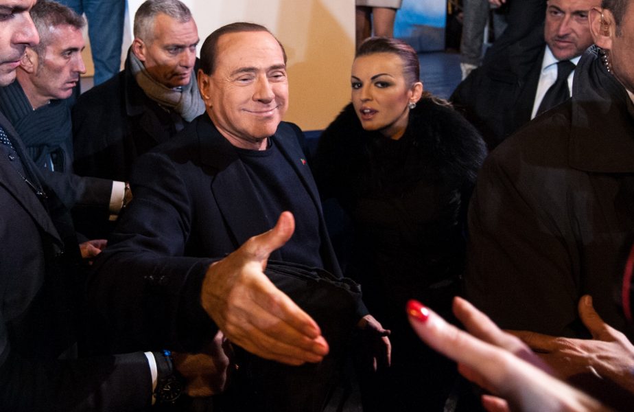 Silvio Berlusconi şi-a părăsit iubita cu 48 de ani mai tânără. Despărţirea l-a costat zeci de milioane de euro