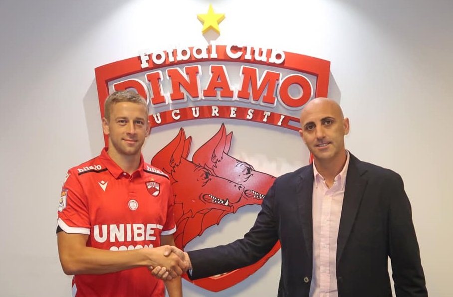 Al doilea transfer făcut de spanioli la Dinamo! Janusz Gol a fost prezentat oficial
