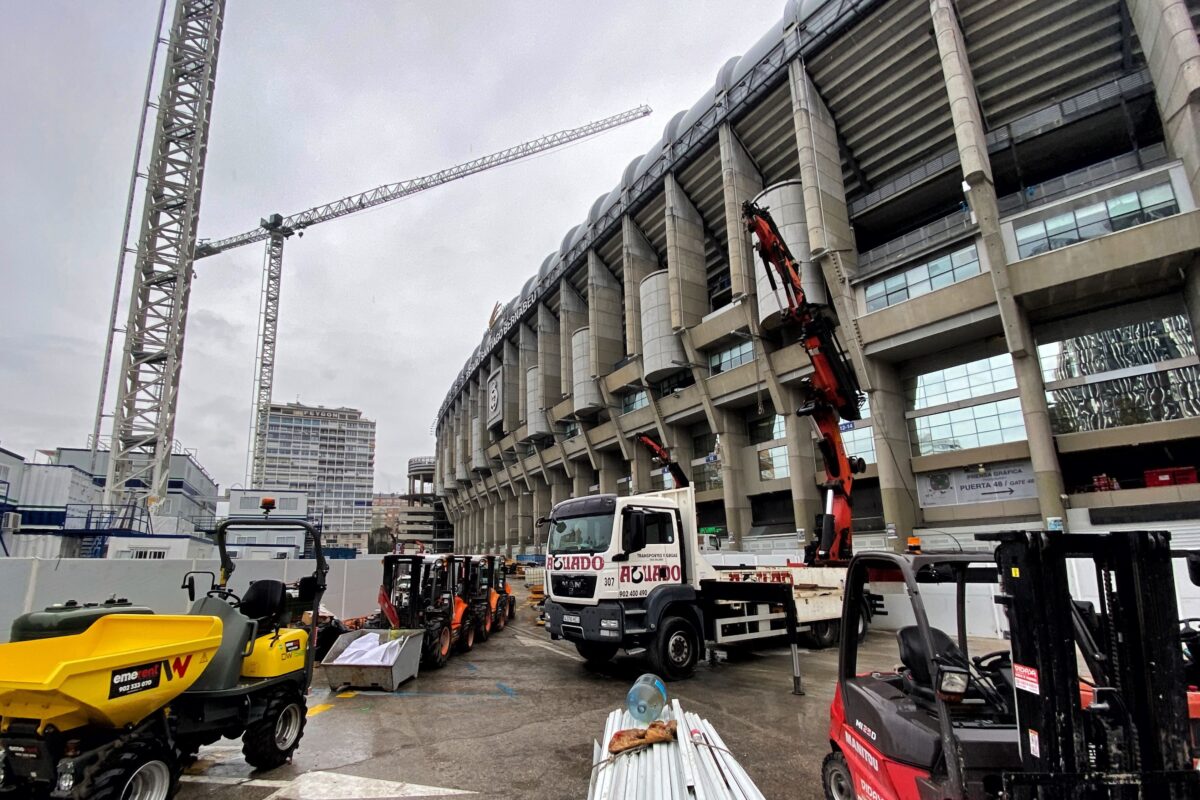 Stadionul Santiago Bernabeu în renovare