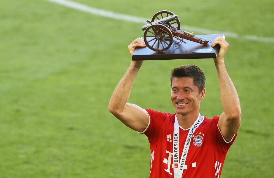 "Mi l-as da mie, am câştigat tot cu Bayern!" Lewandowski ia în custodie Balonul de Aur, chiar dacă trofeul nu se acordă în acest an