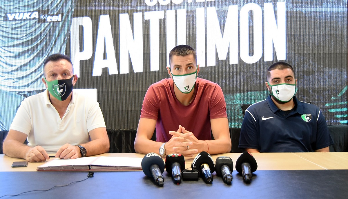 Costel Pantilimon a semnat cu noua lui echipă. Portarul român a fost prezentat într-un stil unic!