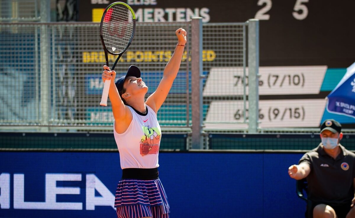 Simona Halep, pe terenul de tenis