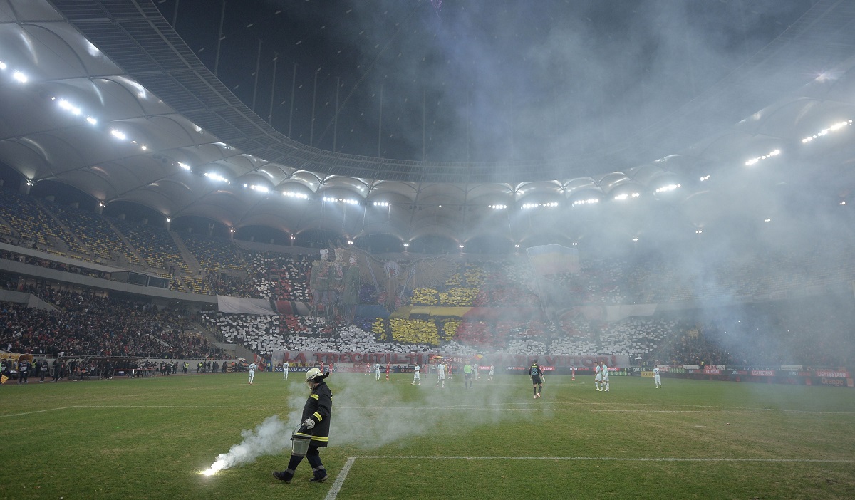 Fanii pot reveni pe stadioanele din România! "În perioada următoare se va lua decizia". Anunţul făcut de LPF