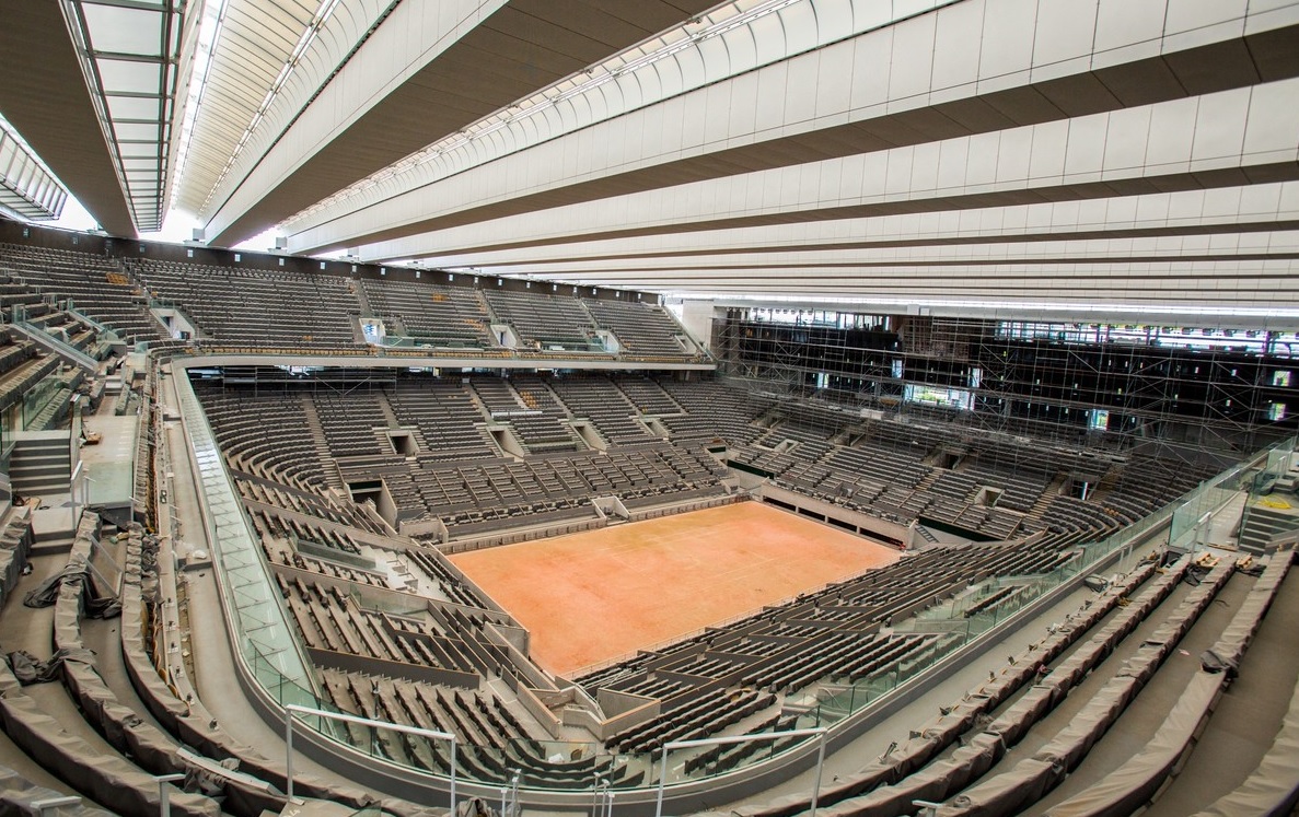 Arena goală de la Roland Garros