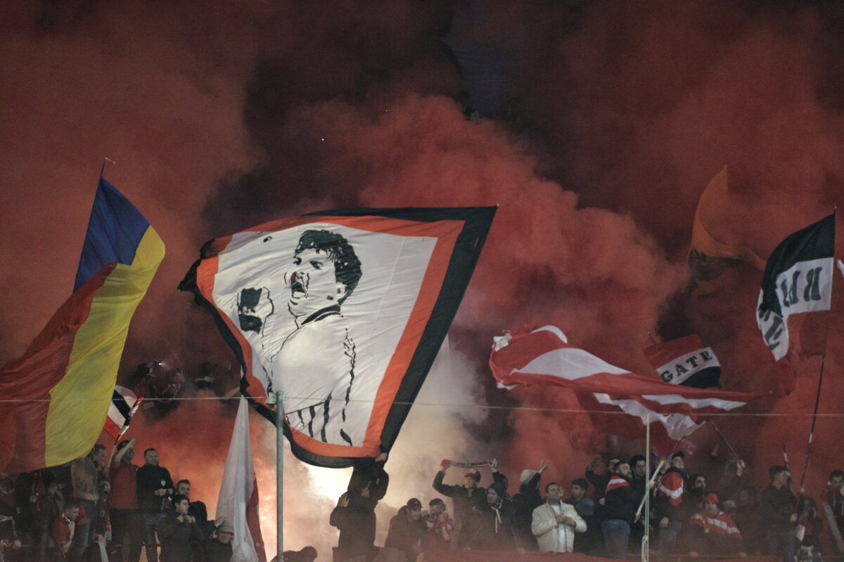 Emoții pe stadionul Dinamo! Fratele lui Cătălin Hîldan, ”unicul căpitan”, i-a oferit banderola noului director general spaniol