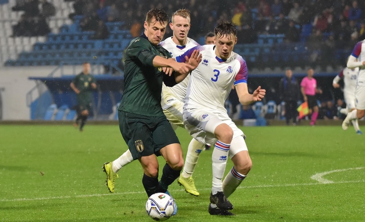 Jucătorii Islandei în meciul cu Italia
