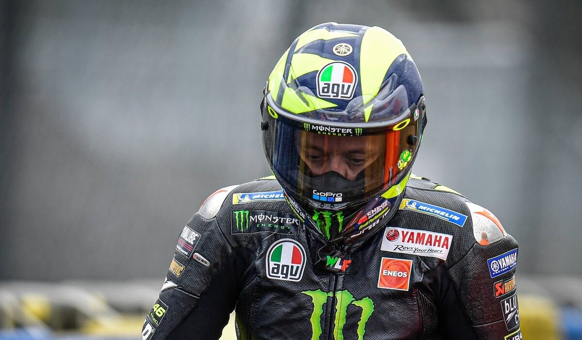 Panică în MotoGP! Valentino Rossi are COVID-19. Ce a spus legendarul pilot despre simptome. ”Mă dureau oasele și aveam febră”