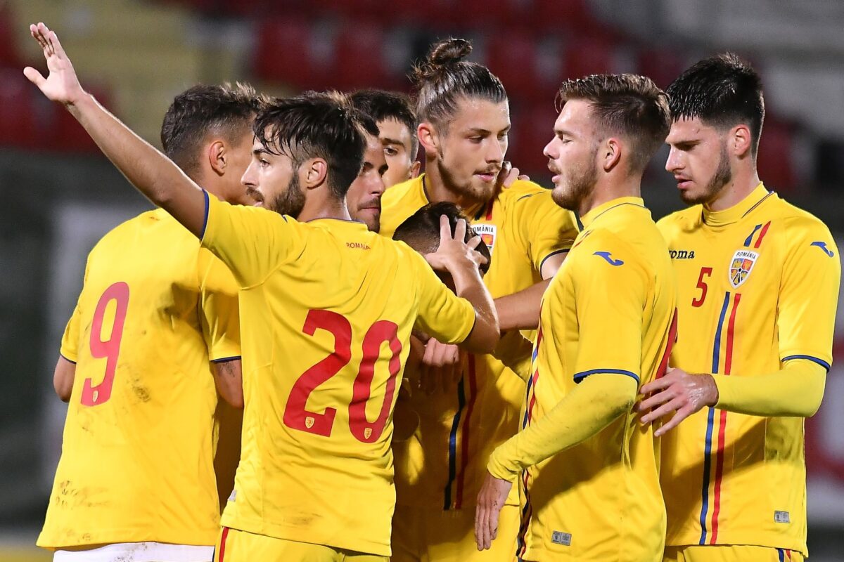 Jucătorii României U21 se bucură după gol în meciul cu Malta U21