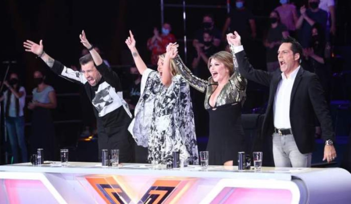 Florin Ristei, Delia, Loredana și Ștefan Bănică în timpul emisiunii X Factor