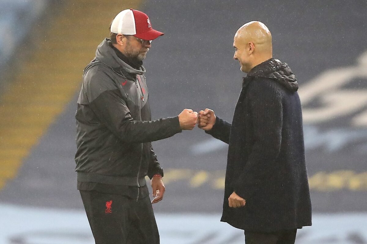 Jurgen Klopp și Pep Guardiola se salută la finalul remizei dintre Liverpool și Manchester City