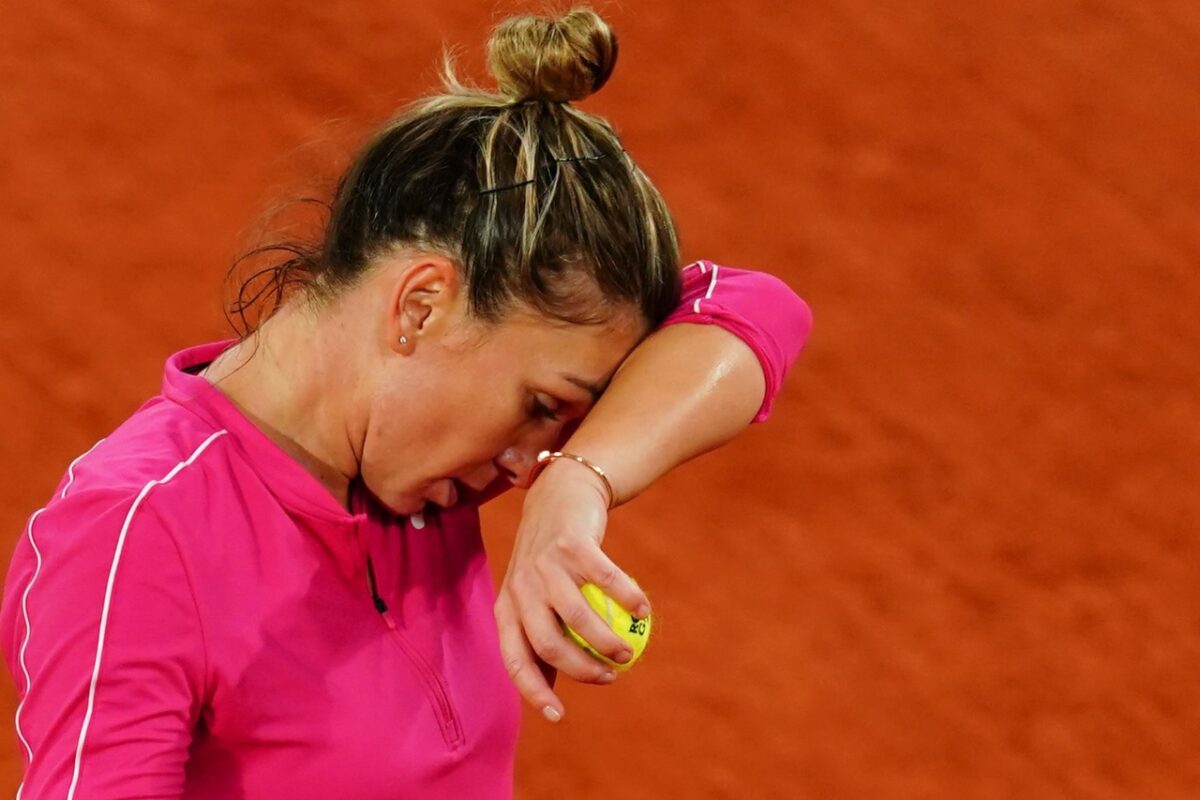 Simona Halep, în timpul unui meci de la Roland Garros