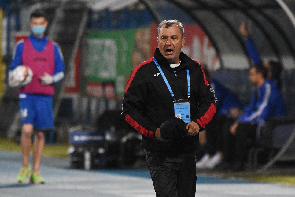 Mircea Rednic, mutări pe bandă rulantă la Dinamo
