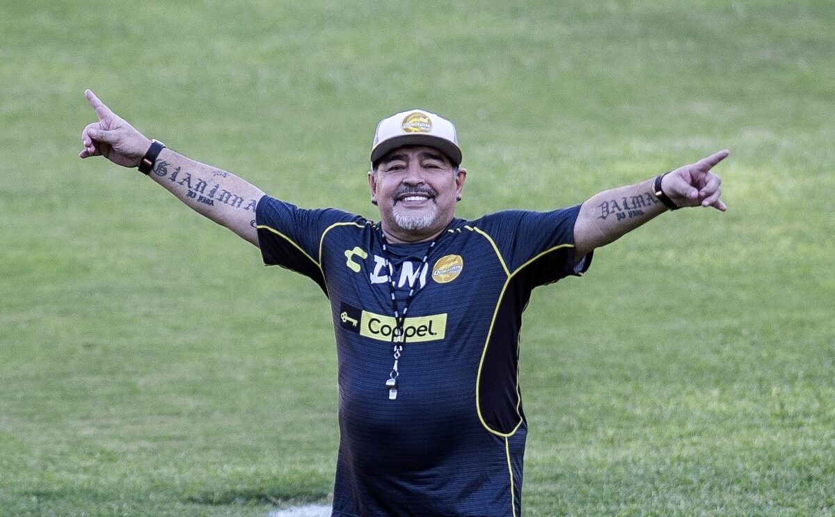 Diego Maradona în prima sa zi ca antrenor la clubul mexican Dorados