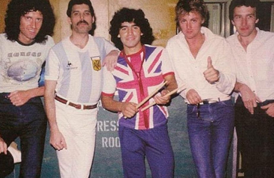 Imagini uimitoare cu Diego Maradona şi Freddie Mercury! Ce şi-au spus cele două vedete pe scenă. "M-au făcut fericit!"