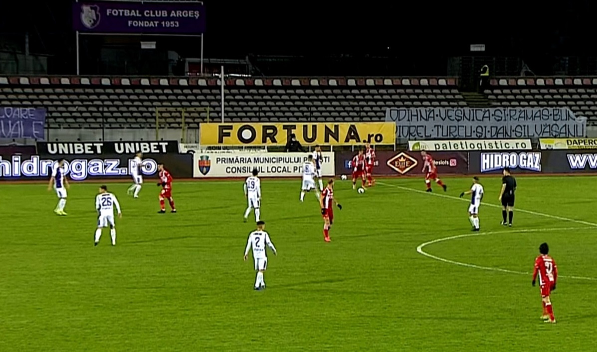 Dinamo face show în plin scandal! Al doilea gol marcat de la centrul terenului în acest campionat! Camara l-a copiat pe Borja Valle