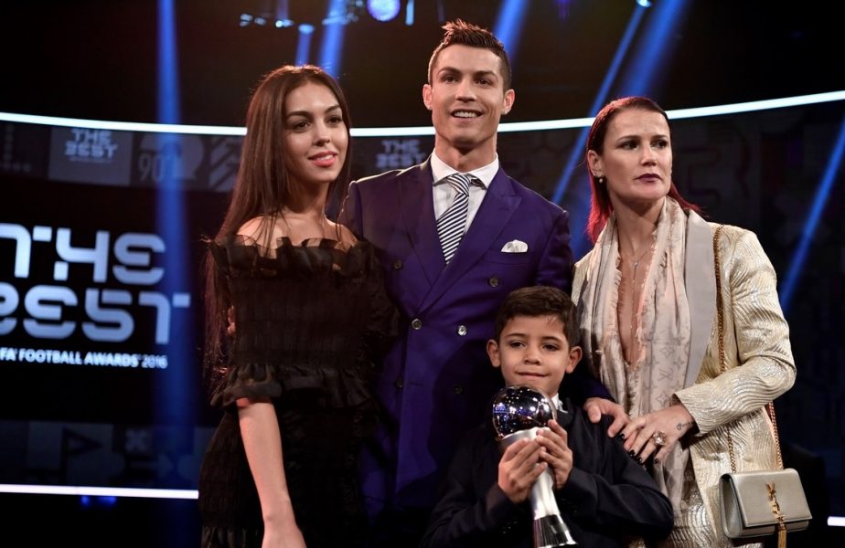 Sora lui Cristiano Ronaldo, "aroganţă" pentru Messi după înfrângerea de pe Camp Nou. ”Cel mai bun din toate timpurile!”