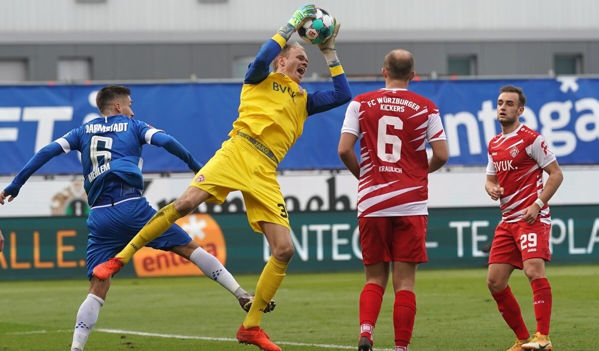 Wurzburger Kickers în meciul cu SV Darmstadt 98