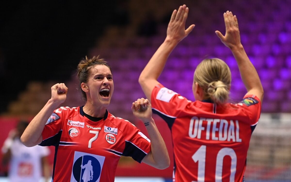 Jucătoarele Norvegiei în finala cu Franța