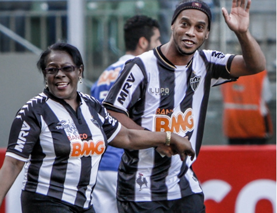 Ronaldinho Gaucho și mama sa