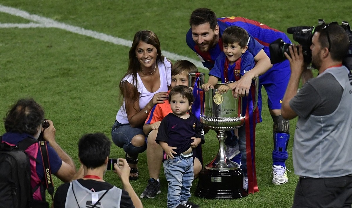 Lionel Messi si familia sa