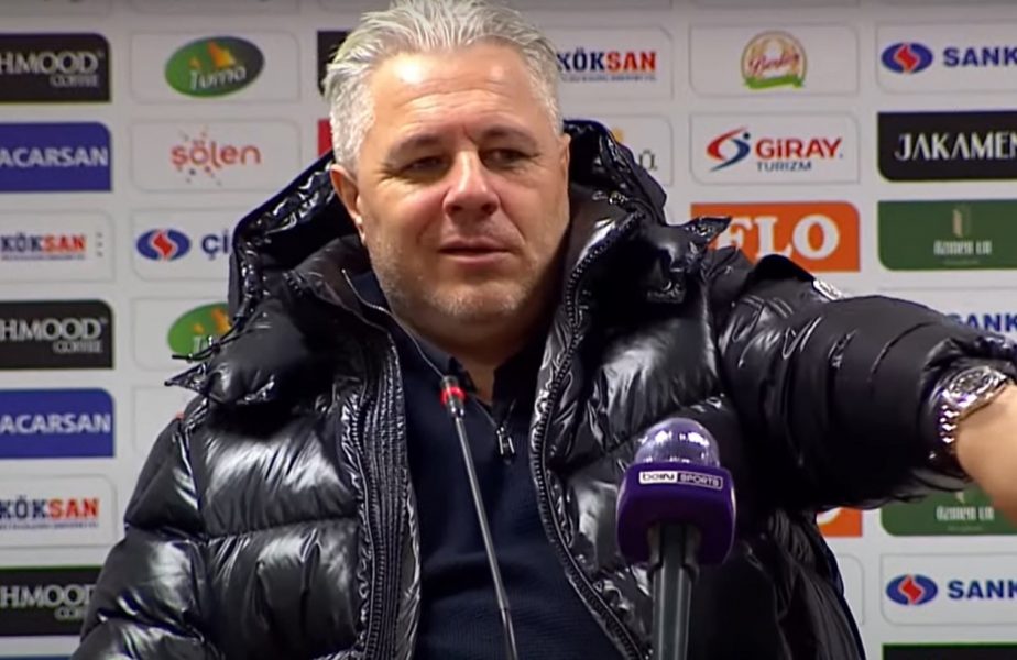 VIDEO | Şumudică, show la conferinţă! Turcii l-au pus să arate ceasul primit de la jucători. "Suporterii sunt păcăliţi"
