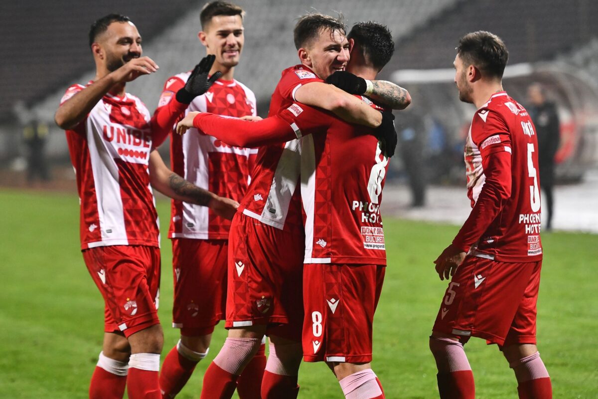 Jucătorii lui Dinamo se bucură după gol în meciul cu Poli Iași