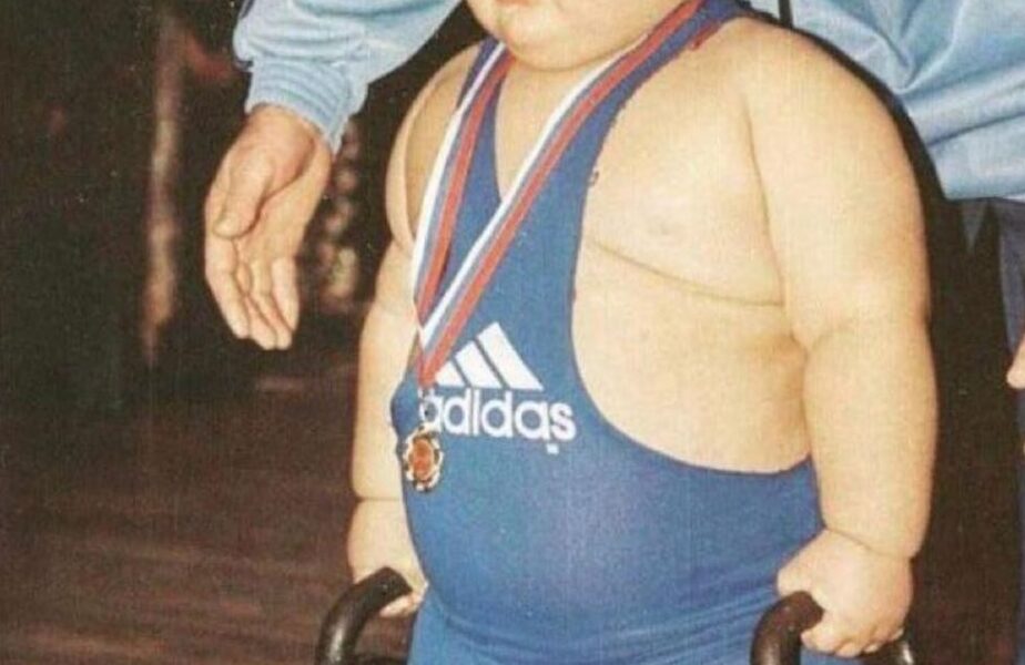 La 7 ani avea peste 100 de kilograme! ”Cel mai greu copil din lume” s-a stins la 21 de ani. ”El nu e bolnav, este unic”