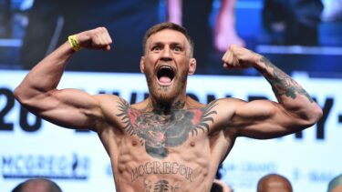 Conor McGregor a fost lovit de o mașină în urmă cu câteva minute! Care e starea luptătorului de MMA