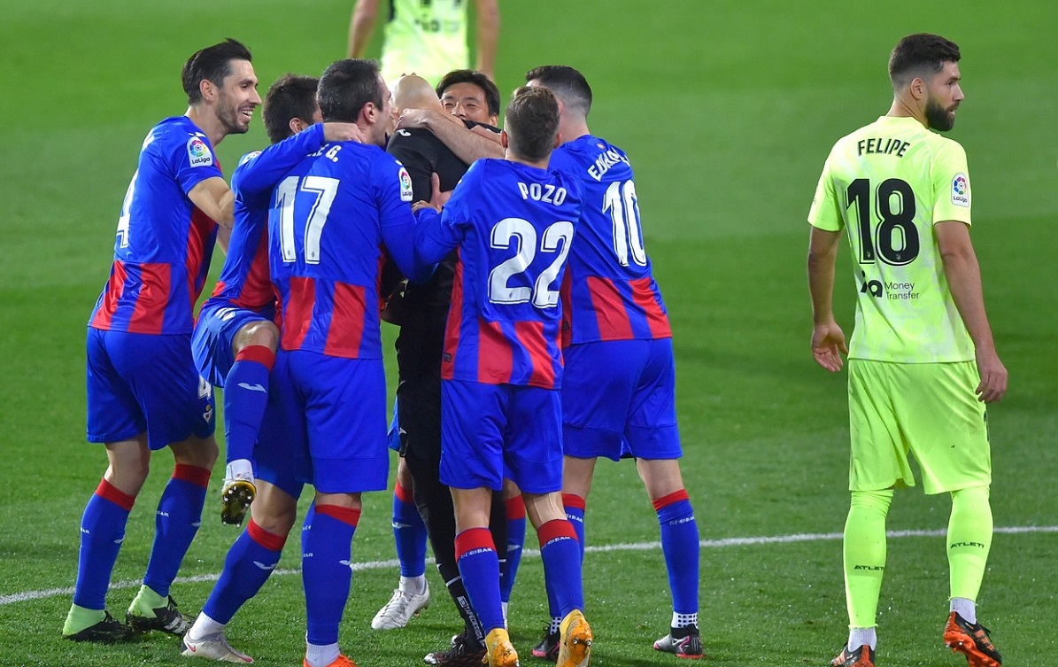 Moment inedit în Spania! Liderul din La Liga a luat gol de la un portar! Jucătorii lui Atletico Madrid au rămas uimiţi