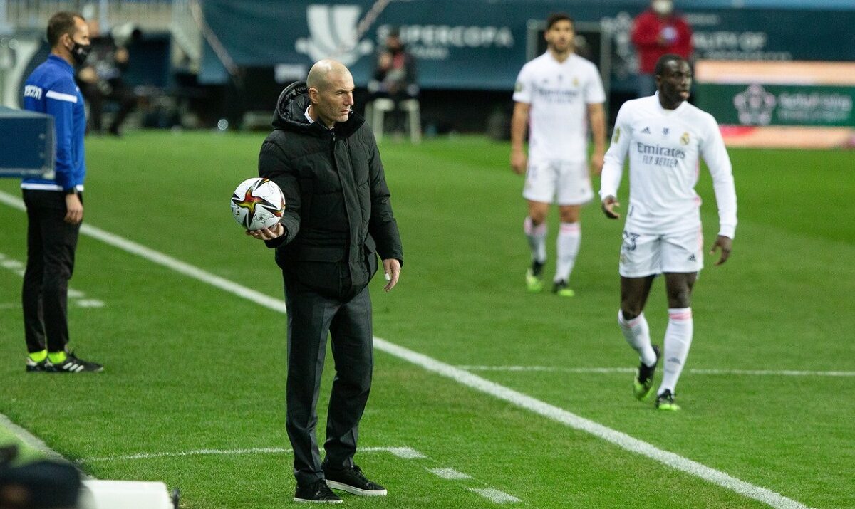 FOTO | Au eliminat-o pe Real Madrid şi au primit cadouri chiar de la starurile lui Zidane! Gestul inedit făcut de "galactici" pentru jucătorii de la Alcoyano